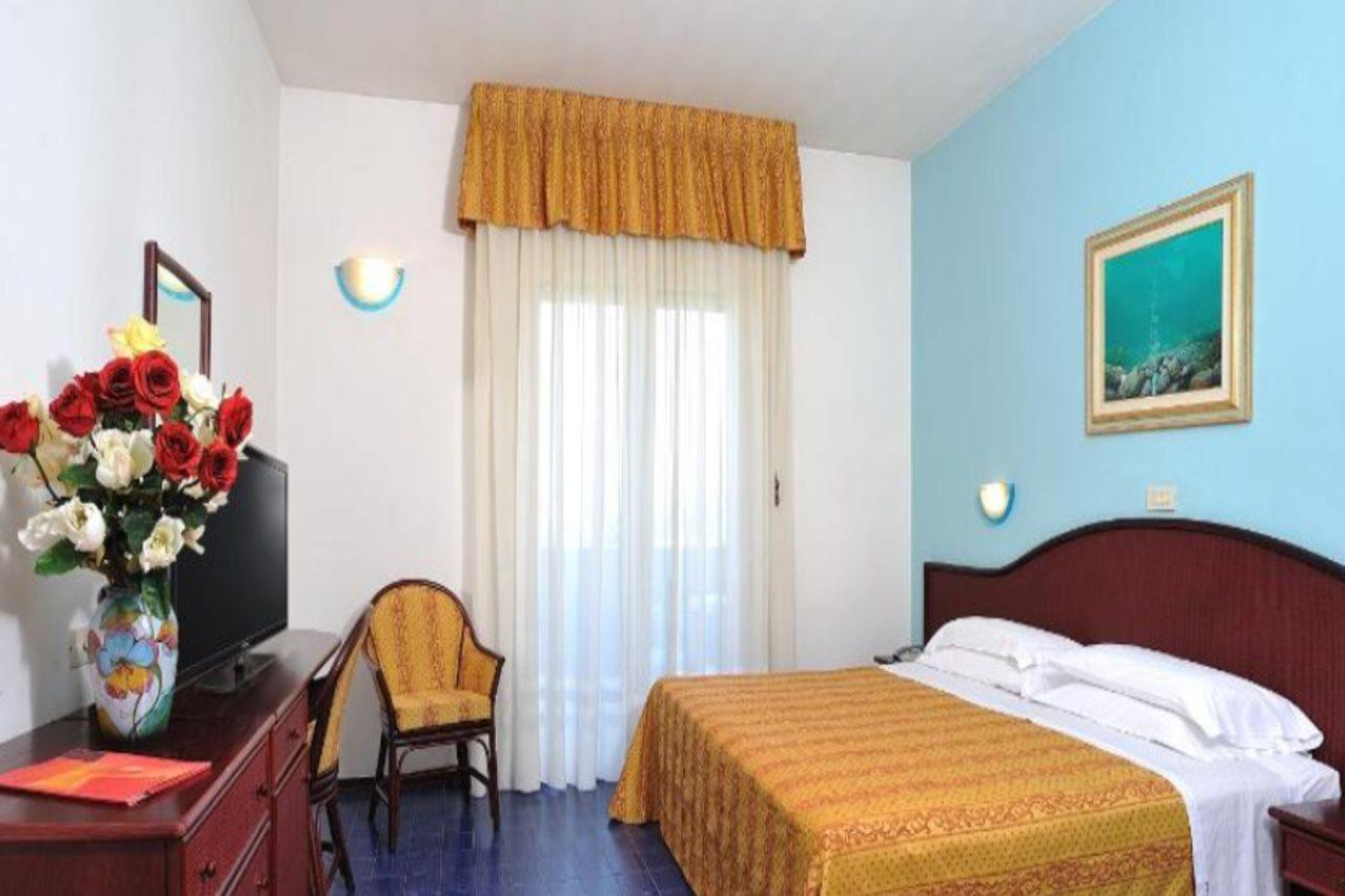 Hotel Vittoria Ριτσόνε Εξωτερικό φωτογραφία