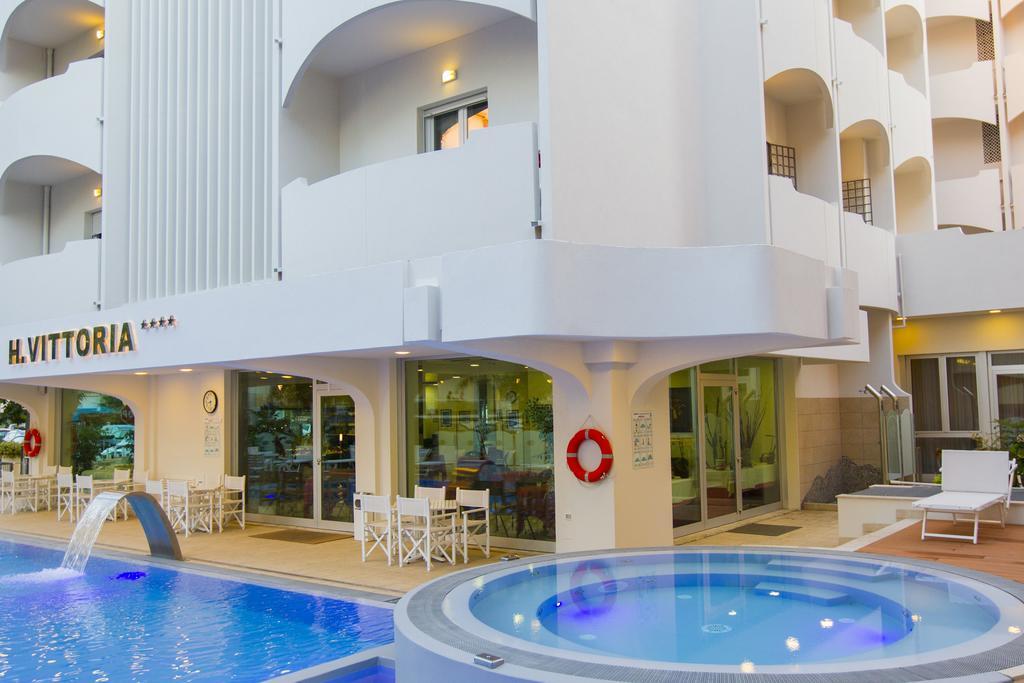 Hotel Vittoria Ριτσόνε Εξωτερικό φωτογραφία