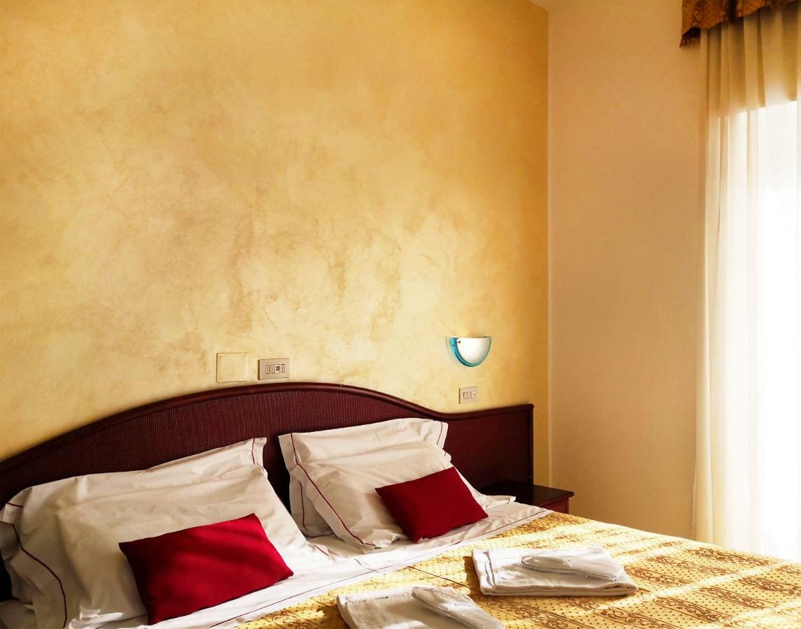 Hotel Vittoria Ριτσόνε Εξωτερικό φωτογραφία